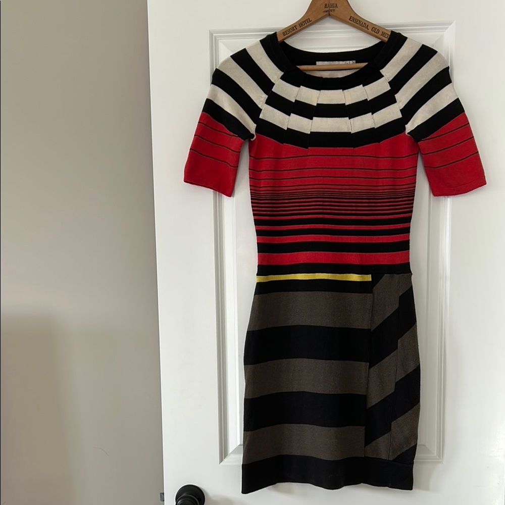 DONATING SOON: Karen Millen Striped Knit Bodycon Dress Sz 2/XS w Measurements!